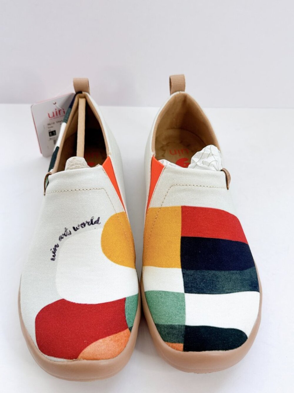 Size 8.5 UIN Hold That Color Slip-On Shoes Women’s Abstract Art Canvas Flats